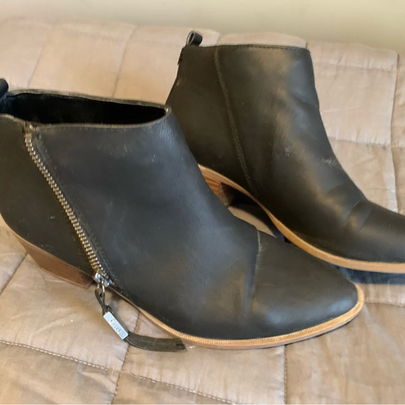 Circus By Sam Edelman Holden Bootie only worn twice - Picture 4 of 4